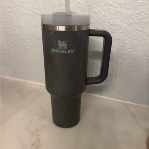 Stanley 40 oz tumbler dark gray, used condition